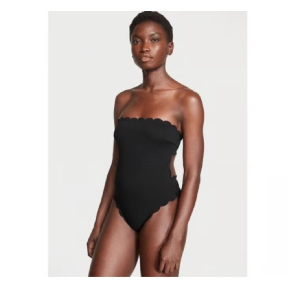 Victoria’s Secret Scalloped One-Piece Swimsuit